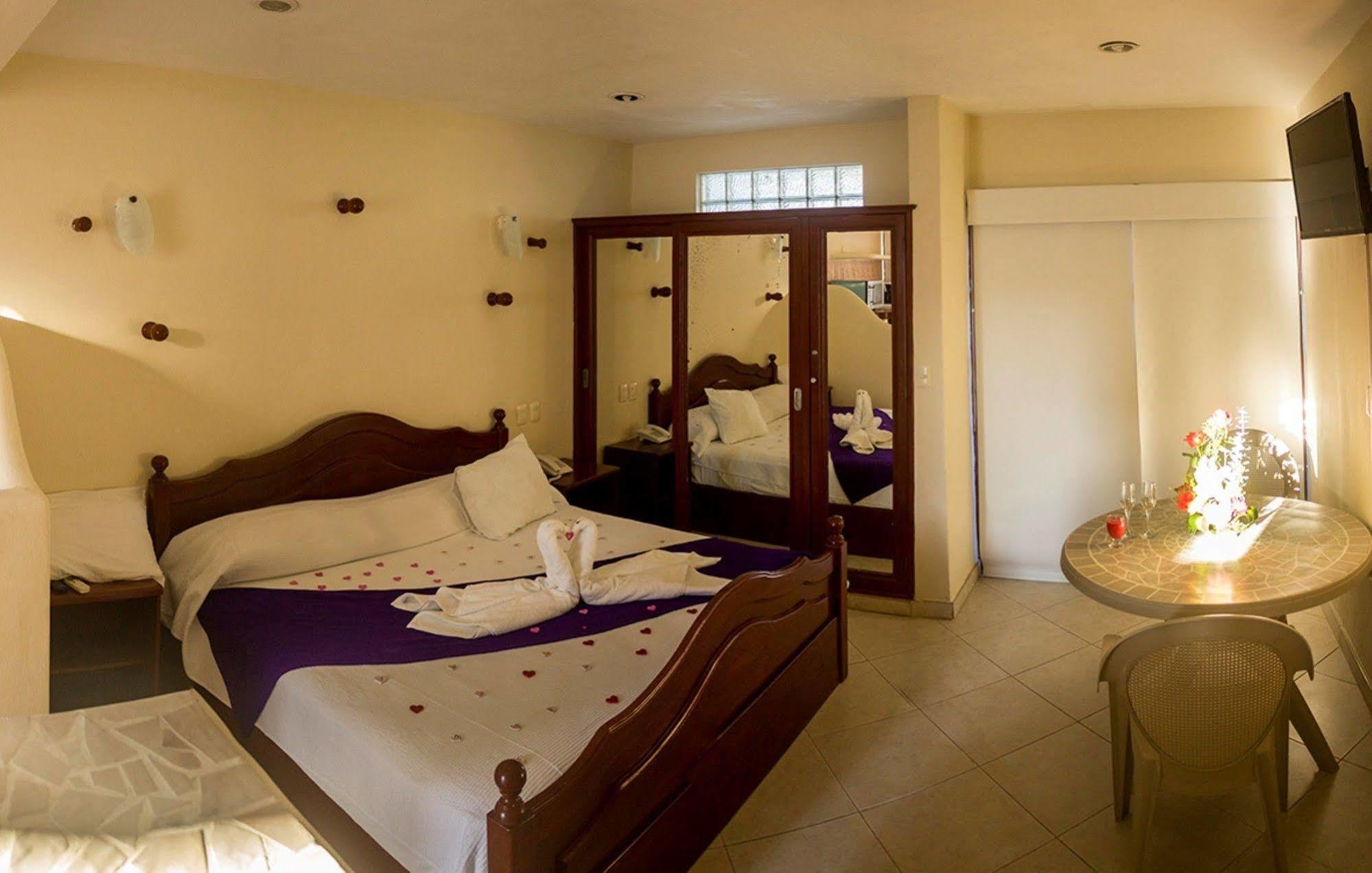 Villas Coco Resort - All Suites (Adults Only) Исла Мухерес Екстериор снимка